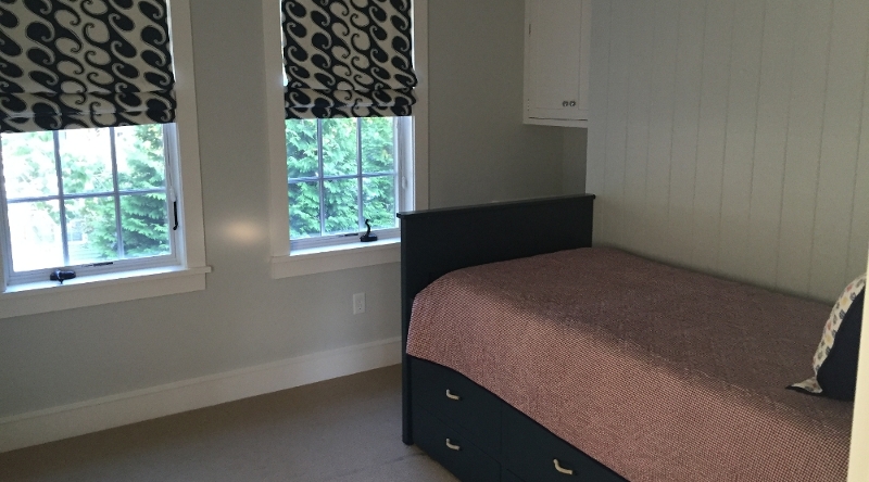 http://www.tghrentals.com/pics/Twin bed w/ Trundle - 2nd Floor