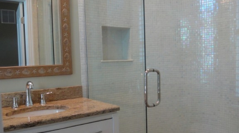 http://www.tghrentals.com/pics/Bathroom 4