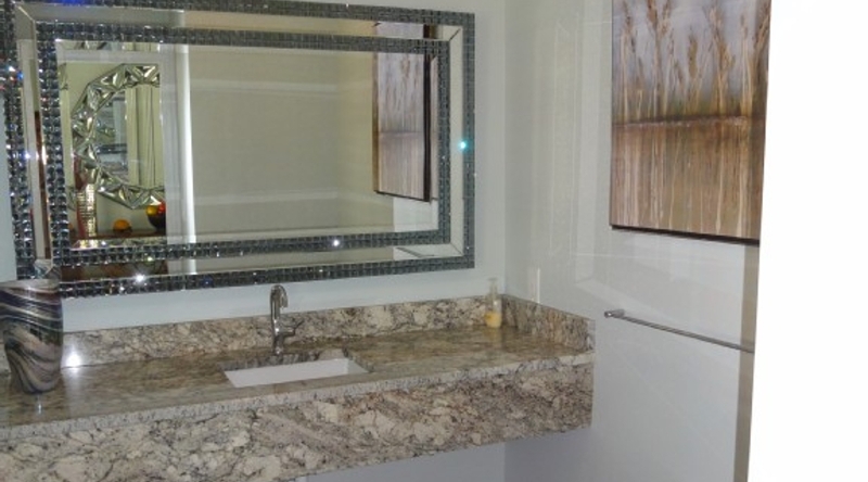 http://www.tghrentals.com/pics/Bathroom